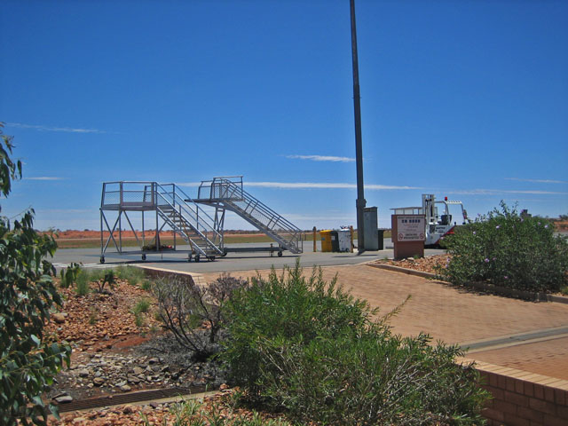 �R�l������`�ɂ���^���b�v