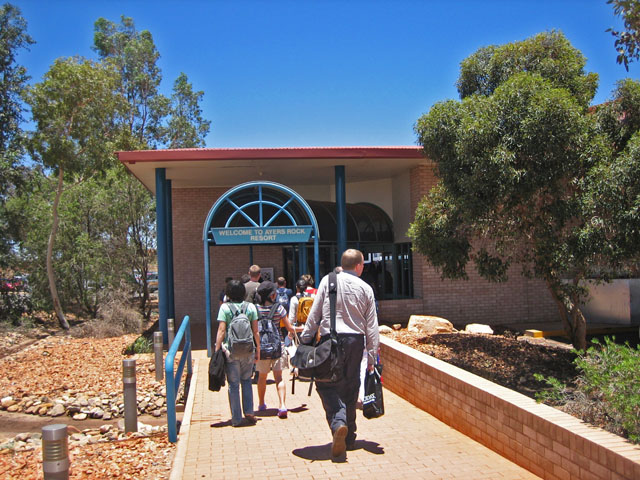 �R�l������`�̃^�[�~�i�� 2