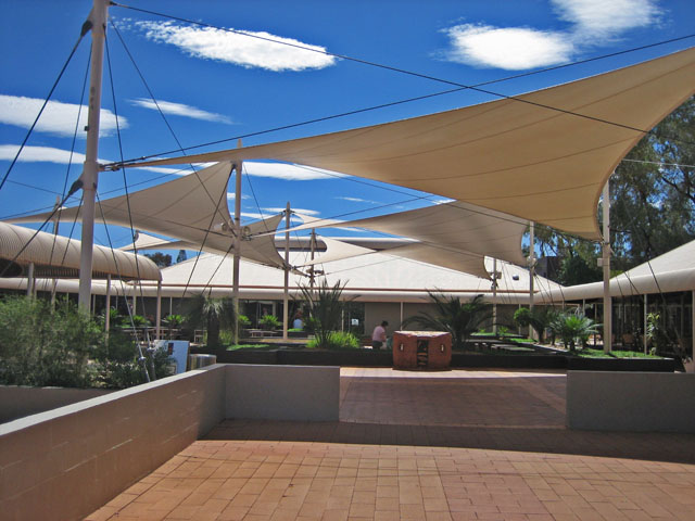 �G�A�[�Y���b�N�E���]�[�g�@�V���b�s���O�E�Z���^�[�̍L��