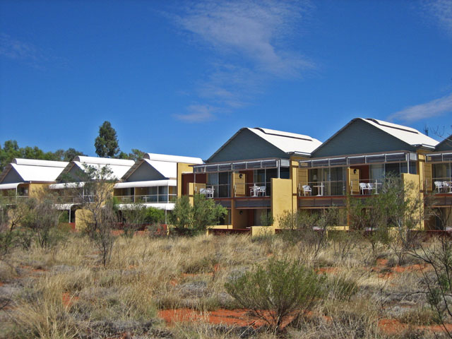 �f�U�[�g�E�K�[�f���Y�E�z�e���@�q���̃o���R�j�[��