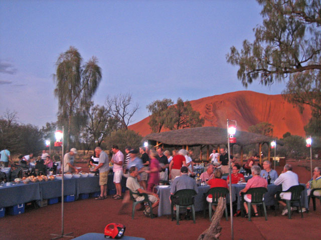 �T�U���X�J�CBBQ�f�B�i�[�ƃX�^�[�g�[�N�̉��