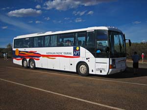 VIP TRAVEL AUSTRALIA�̃o�X