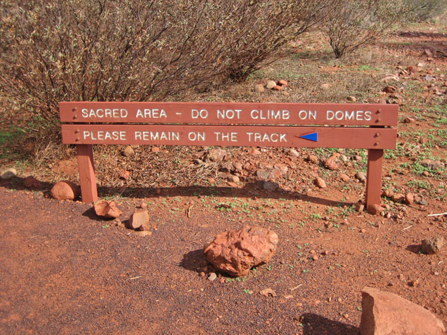 Walpa Gorge Walk�i�����p�E�W���[�W�E�E�H�[�N�j�ɂ��钍�ӂ̕W��