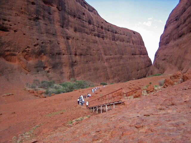 Walpa Gorge Walk�i�����p�E�W���[�W�E�E�H�[�N�j��1�ڂ̋�