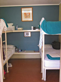 4�l�����̒�