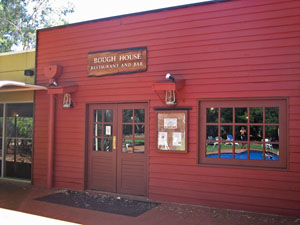 �o�E�E�n�E�X�̊O��