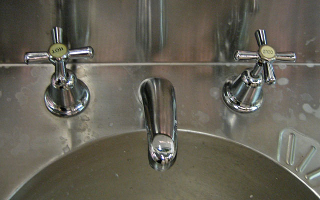 �A�E�g�o�b�N�E�p�C�I�j�A�E�z�e�������b�W�@�g�C���̐��ʑ�