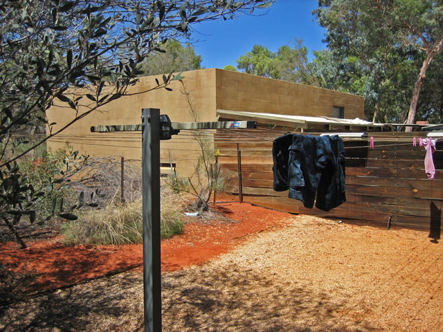 �A�E�g�o�b�N�E�p�C�I�j�A�E�z�e�������b�W�@�����h���[�̗���ɂ�����󕨂������Ƃ��� 2