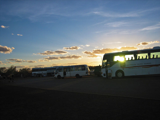 �T���Z�b�g�i���̓���j���̒��ԏ� 2